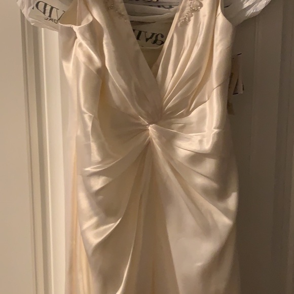 David’s bridal ivory dress - Picture 2 of 7